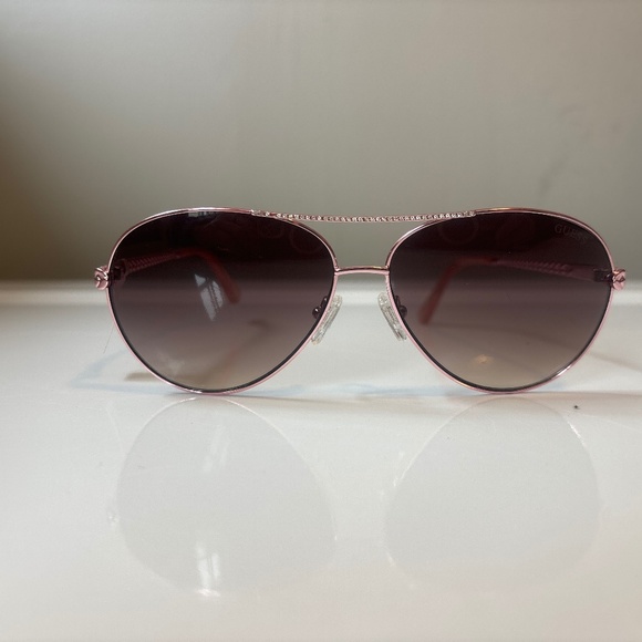 Guess Accessories - Guess women’s sunglasses